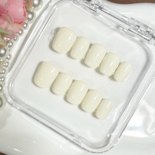 "CREAM KEEP IT CHIC" Cream Oval