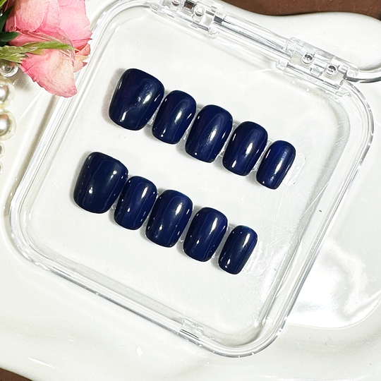 "NAVY KEEP IT CHIC" Navy Oval